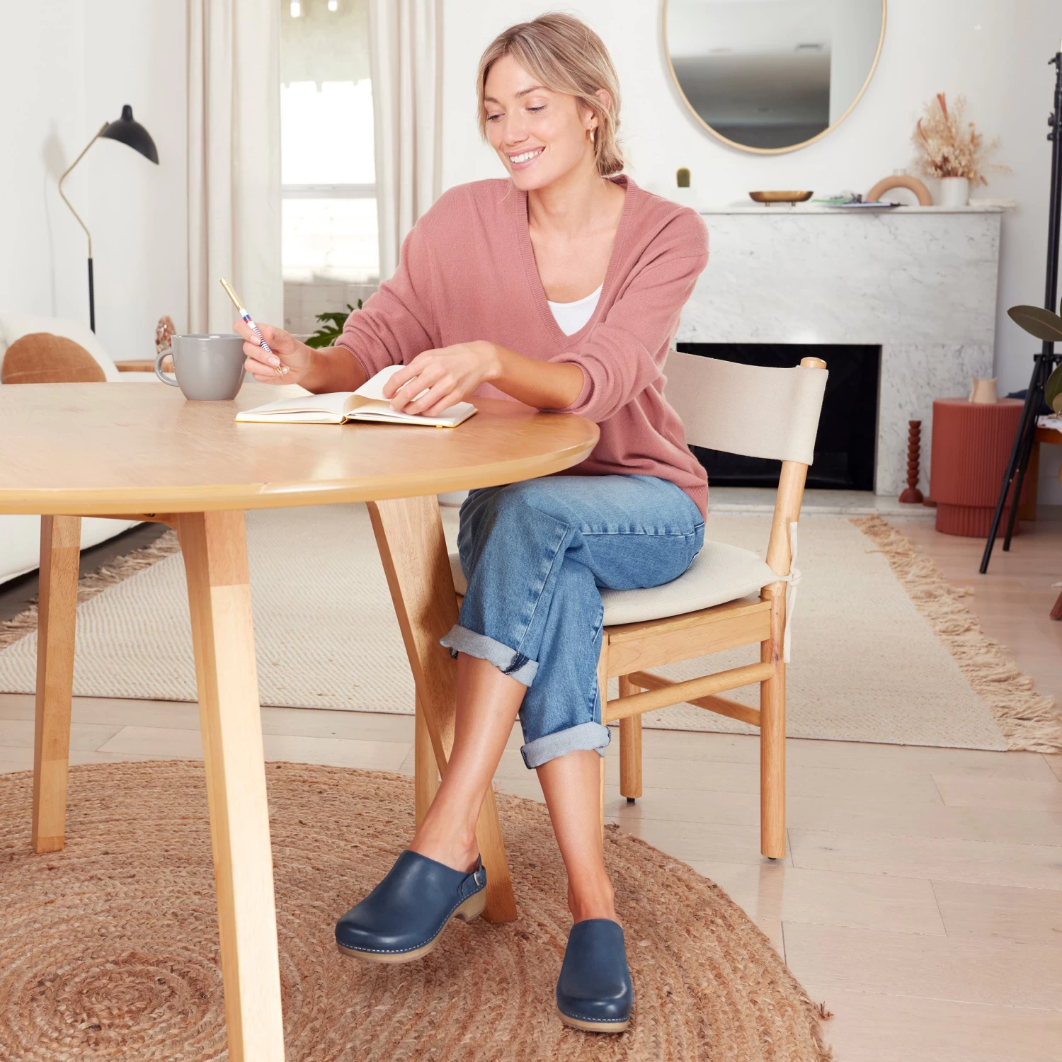 Dansko Berry Navy Burnished Full Grain 5 Dansko Berry Navy Burnished Full Grain - Image 5