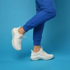 Dansko -Dansko peony white onfoot 2400x2400 10cef130 36c8 4543 95eb ed4fbcce623a